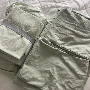 Light Green Full/Queen Bedding Set